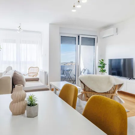 Panta Rhei With Free Parking Apartament Nowy Sad